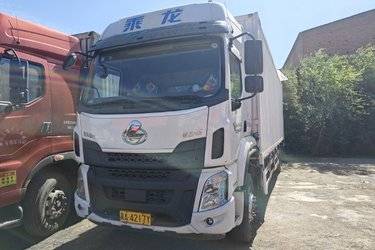 二手东风柳汽 乘龙H5 260马力 4X2 9.7米厢式载货车(国六) 单桥 东风康明斯二手载货车 黄牌