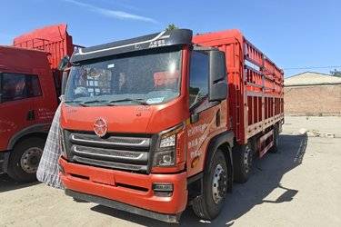 二手大运 祥龙 230马力 6X2 6.8米排半仓栅式载货车(国六) 前四后四 云内动力二手载货车 黄牌