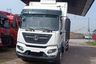 二手东风商用车 天锦KR 245马力 4X2 9.8米厢式载货车(国五) 单桥 康明斯二手载货车 黄牌图片