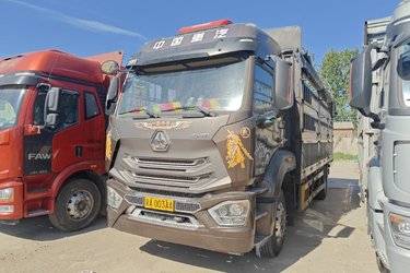 二手中国重汽 豪瀚N5G中卡 240马力 4X2 6.75米仓栅式载货车(国五) 单桥 曼二手载货车 黄牌