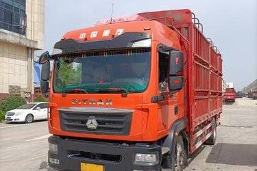 二手中国重汽 汕德卡SITRAK G5中卡 240马力 4X2 6.8米仓栅式载货车(国五) 单桥 曼二手载货车 黄牌