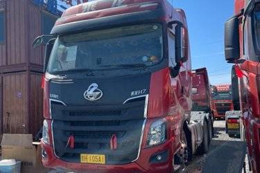 东风柳汽 乘龙H7重卡 560马力 6X4牵引车(液缓)(国五) 双驱 潍柴二手牵引车 黄牌