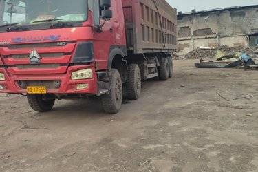 二手中国重汽 HOWO重卡 380马力 8X4 8.8米自卸车(国五) 前四后八 中国重汽二手自卸车 黄牌