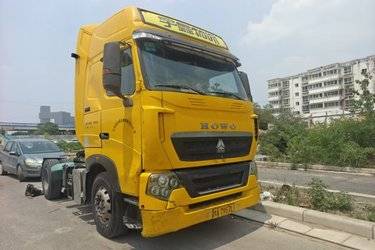 二手中国重汽 HOWO T7H重卡 540马力 6X2牵引车(国四) 双导 安徽康明斯二手牵引车 黄牌