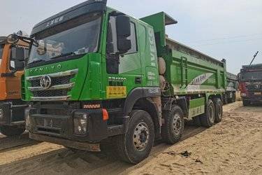 二手上汽红岩 杰狮重卡 430马力 8X4 6.5米自卸车(国五) 前四后八 上菲红二手自卸车 黄牌图片