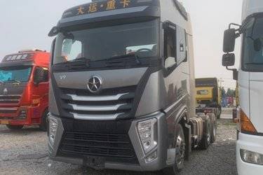 二手大运 V9重卡 550马力 6X4 AMT自动挡牵引车(液缓)(国五) 双驱 潍柴二手牵引车 黄牌图片