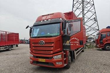 二手一汽解放 J6L 精英版 300马力 4X2 9.75米翼开启厢式载货车(国六) 单桥 锡柴二手载货车 黄牌图片