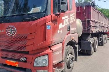 二手青岛解放 JH6重卡 430马力 6X4 LNG牵引车(国六) 双驱 潍柴二手牵引车 黄牌