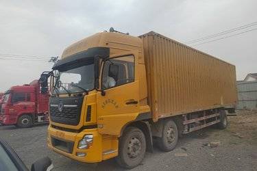 二手东风商用车 天龙VL重卡 245马力 6X2 9.6米厢式载货车(国五) 前四后四 雷诺二手载货车 黄牌图片
