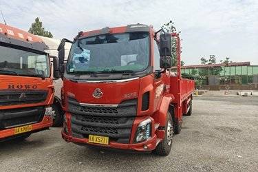二手东风柳汽 新乘龙M3 230马力 6X2 7.8米栏板载货车(国六) 前四后四 玉柴二手载货车 黄牌
