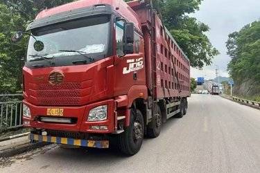 二手青岛解放 JH6重卡 550马力 8X4 9.1米自卸车(国五) 前四后八 一汽二手自卸车 黄牌