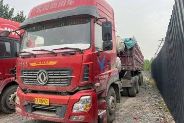 二手东风商用车 天龙重卡 420马力 6X4天然气牵引车(国五) 双驱 玉柴二手牵引车 黄牌图片