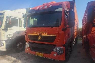 二手中国重汽 HOWO TX 290马力 4X2 9.6米厢式载货车(国六) 单桥 曼二手载货车 黄牌图片