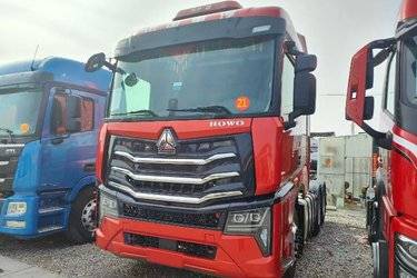 二手中国重汽 HOWO Max重卡 480马力 6X4 AMT自动挡牵引车(国六) 双驱 潍柴二手牵引车 黄牌图片