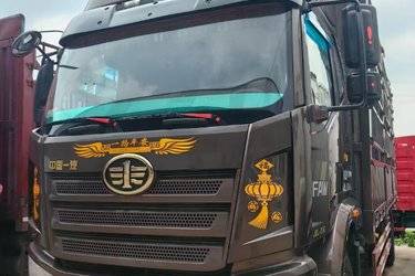 二手一汽解放 J6L中卡 精英版 260马力 4X2 6.75米仓栅式载货车(国六) 单桥 锡柴二手载货车 黄牌