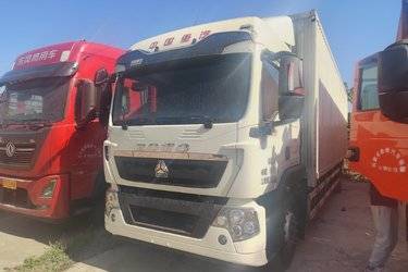 二手中国重汽 HOWO TX 245马力 4X2 9.6米厢式载货车(国六) 单桥 潍柴二手载货车 黄牌图片