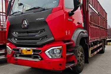 二手中国重汽 豪瀚N5G中卡 240马力 4X2 6.75米仓栅式载货车(国五) 单桥 中国重汽二手载货车 黄牌图片