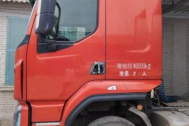 二手东风柳汽 乘龙H5 430马力 6X4牵引车(国六) 双驱 潍柴二手牵引车 黄牌图片