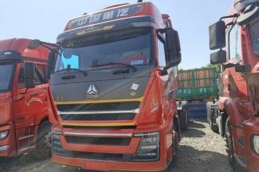二手中国重汽 HOWO TH7重卡 460马力 6X4 LNG牵引车(国六) 双驱 曼二手牵引车 黄牌图片