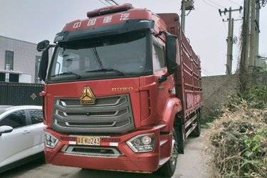 二手中国重汽 豪沃NX中卡 270马力 4X2 6.75米仓栅式载货车(国六) 单桥 曼二手载货车 黄牌