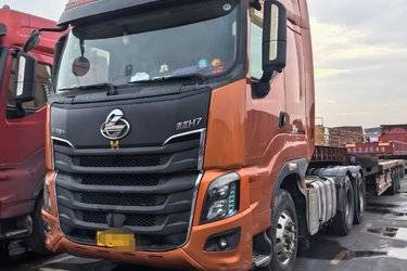 东风柳汽 乘龙H7重卡 580马力 6X4牵引车(液缓)(国五) 双驱 玉柴二手牵引车 黄牌