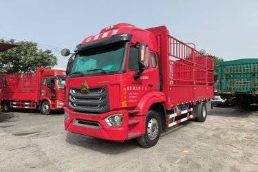 二手中国重汽 豪瀚N5W中卡 轻奢版 245马力 4X2 6.75米仓栅式载货车(国六) 单桥 潍柴二手载货车 黄牌