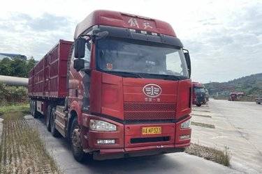 二手一汽解放 J6P重卡 550马力 6X4牵引车(国五) 双驱 锡柴二手牵引车 黄牌