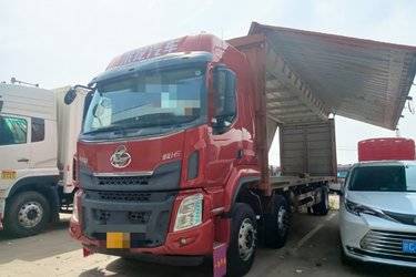 二手东风柳汽 乘龙H5中卡 270马力 6X2 9.6米厢式载货车(国五) 前四后四 玉柴二手载货车 黄牌
