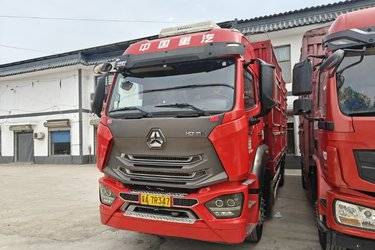 二手中国重汽 豪瀚N5W中卡 220马力 4X2 6.75米仓栅式载货车(国五) 单桥 潍柴二手载货车 黄牌