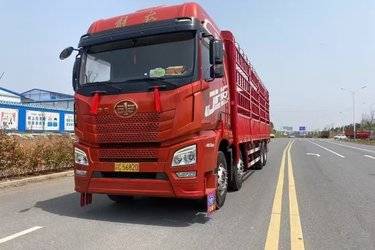 二手青岛解放 JH6重卡 领航版2.0 460马力 8X4 9.5米仓栅式载货车(国五) 前四后八 潍柴二手载货车 黄牌
