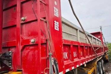二手9.5米x米 3轴 自卸式半挂车