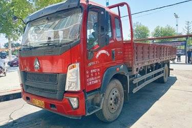 二手中国重汽 豪瀚N5W中卡 220马力 4X2 6.75米栏板载货车(国五) 单桥 云内动力二手载货车 黄牌