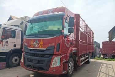 二手东风柳汽 乘龙H5中卡 240马力 4X2 6.8米仓栅式载货车(153后桥)(国五) 单桥 玉柴二手载货车 黄牌