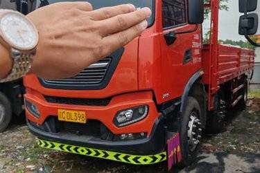 二手东风商用车 天锦KR中卡 292马力 6X2 6.8米载货车(国五) 前四后四 东风康明斯二手载货车 黄牌