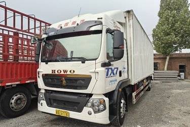 二手中国重汽 HOWO TX5 旗舰版 290马力 4X2 9.8米AMT自动档厢式载货车(国六) 单桥 曼二手载货车 黄牌图片