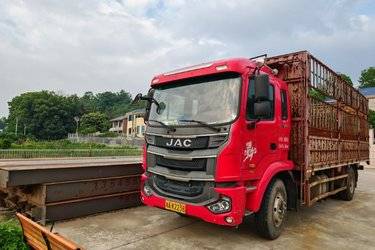 二手江淮 格尔发A5L中卡 220马力 4X2 6.8米仓栅式载货车(国五) 单桥 云内动力二手载货车 黄牌图片