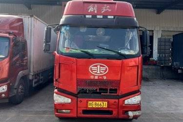 二手一汽解放 J6L中卡 质惠版 220马力 4X2 9.7米厢式载货车(国五) 单桥 一汽解放二手载货车 黄牌