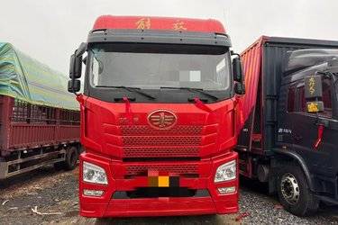 二手青岛解放 JH6重卡 290马力 6X2 9.4米厢式载货车(国五) 前四后四 锡柴二手载货车 黄牌