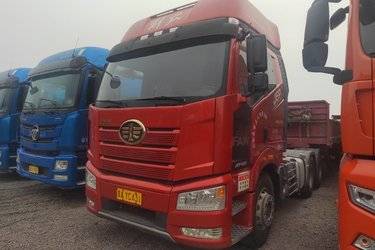 二手一汽解放 J6P重卡 550马力 6X4牵引车(国五) 双驱 锡柴二手牵引车 黄牌