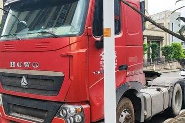二手中国重汽 HOWO T7H重卡 540马力 6X4牵引车(国五) 双驱 中国重汽二手牵引车 黄牌