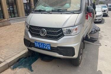 二手东风 小霸王W08 1.5L 113马力 2.7米单排栏板小卡(国六)(带空调)(国六) 单桥 东风二手载货车 蓝牌图片