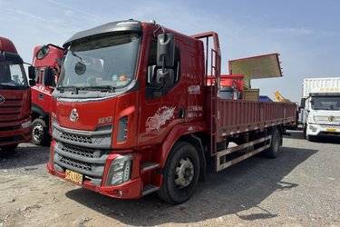 二手东风柳汽 新乘龙M3中卡 200马力 4X2 6.7米栏板载货车(国五) 单桥 东风二手载货车 黄牌