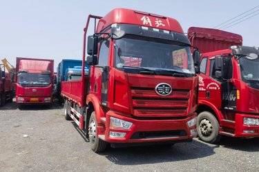二手一汽解放 J6L 经典版 240马力 4X2 6.75米栏板载货车(国六) 单桥 大柴二手载货车 黄牌
