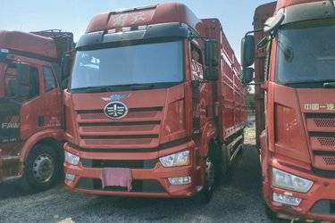 二手一汽解放 J6L 精英版 300马力 4X2 6.75米仓栅式载货车(国六) 单桥 锡柴二手载货车 黄牌图片