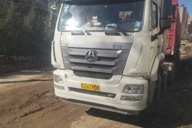 二手中国重汽 豪瀚J7G重卡 430马力 6X4 LNG牵引车(速比3.7)(国五) 双驱 曼二手牵引车 黄牌