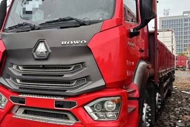 二手中国重汽 豪瀚N6G重卡 380马力 8X4 9.6米栏板载货车(国五) 前四后八 潍柴二手载货车 黄牌图片