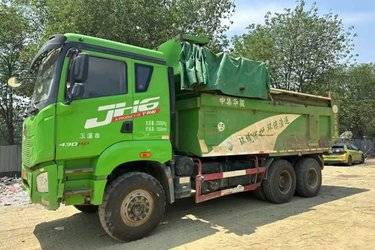 二手青岛解放 JH6重卡 430马力 8X4 6米自卸车(国五) 前四后八 潍柴二手自卸车 黄牌图片