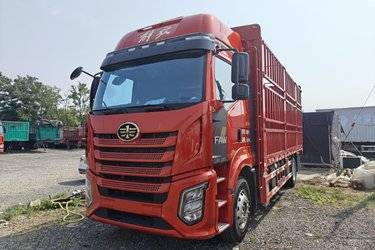 二手一汽解放 J6G 领航版 280马力 4X2 6.75米AMT自动档仓栅式载货车(国六) 单桥 锡柴二手载货车 黄牌图片