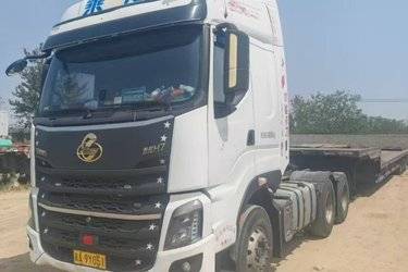 二手东风柳汽 乘龙H7重卡 460马力 6X4牵引车(国五) 双驱 玉柴二手牵引车 黄牌图片