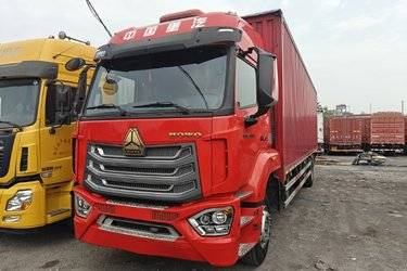 二手中国重汽 豪沃N5W中卡 220马力 4X2 9.65米厢式载货车(国六) 单桥 潍柴二手载货车 黄牌